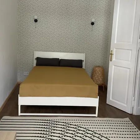 Apartment Metro West *